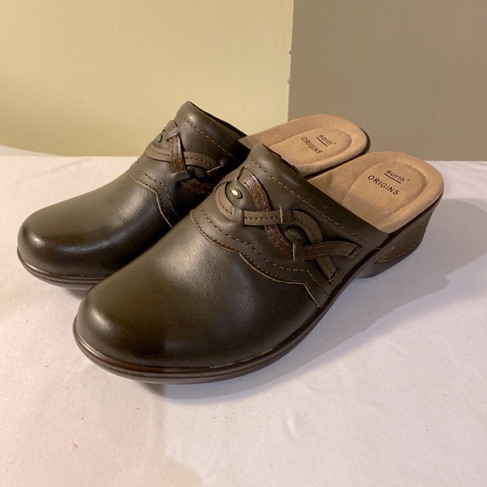 Earth Origins Jackal Janice Women's Slip-On Clogs Size 8 Bark